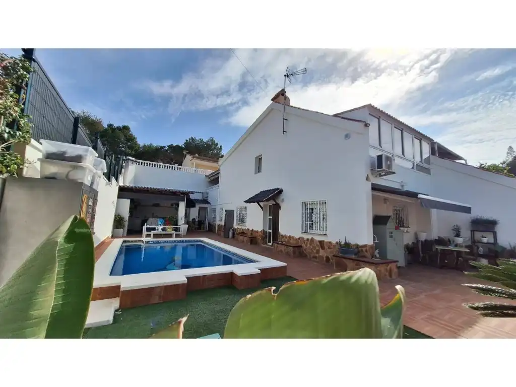 Casa amb piscina en venda a Calle Tomas Martinez Domenech