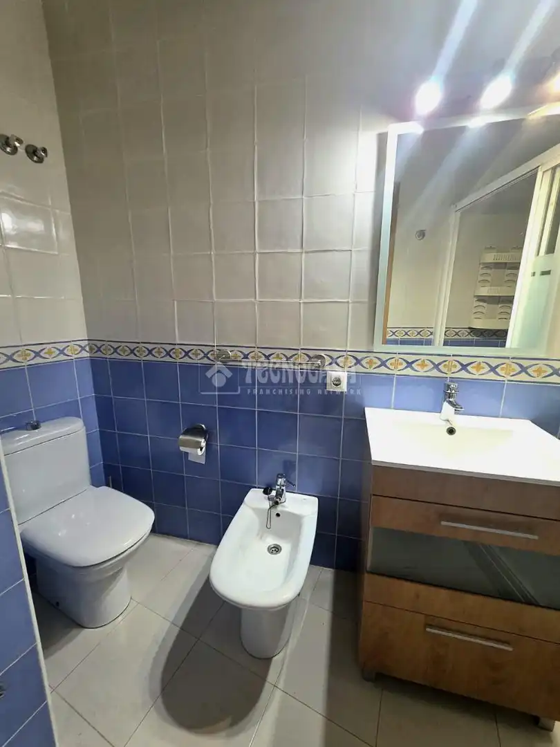 Badezimmer von Wohnung zum Verkauf in Montilla mit Klimaanlage, Terrasse und Abstellraum