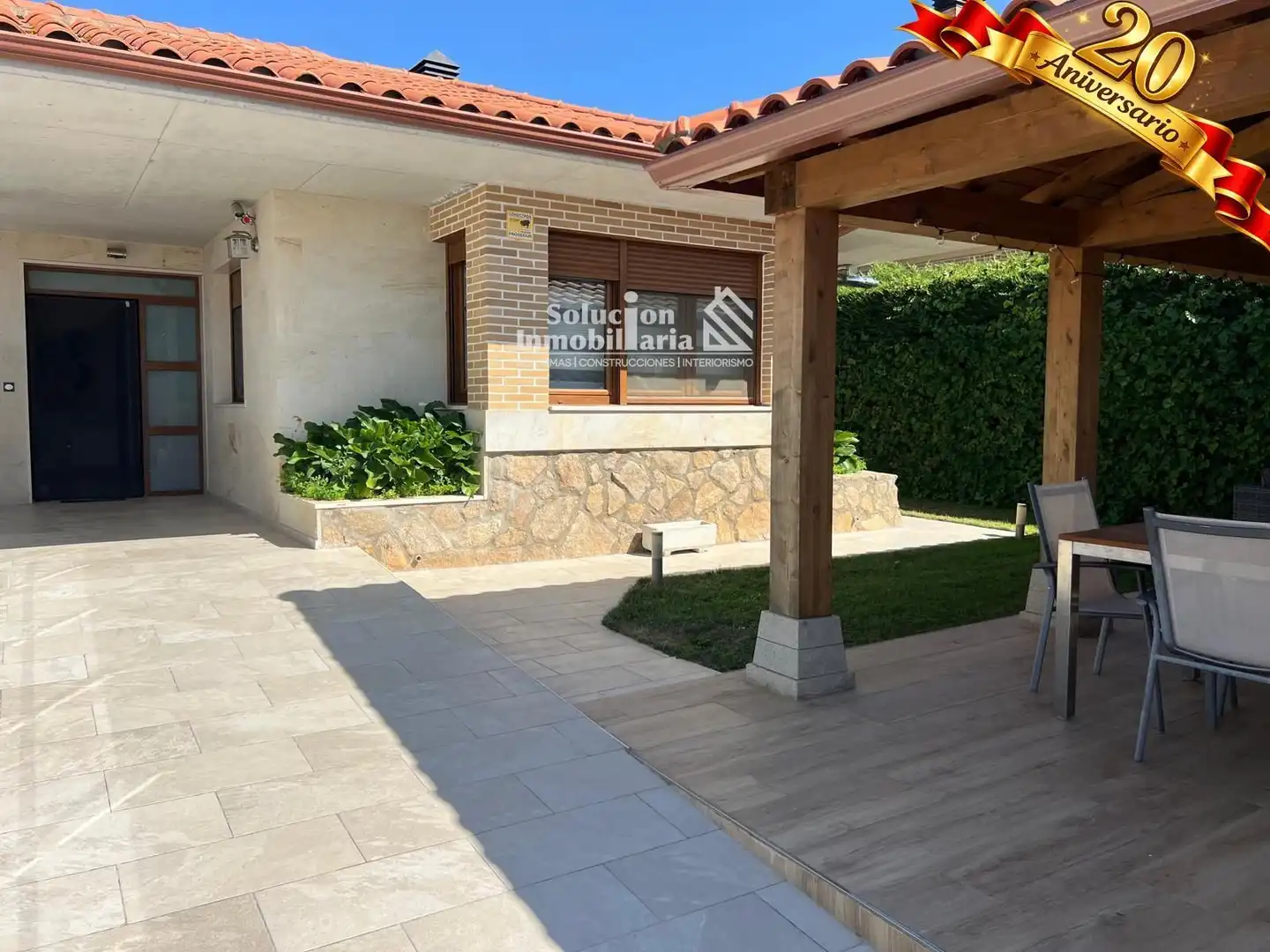 Chalet con piscina en venta en Martín Gaite