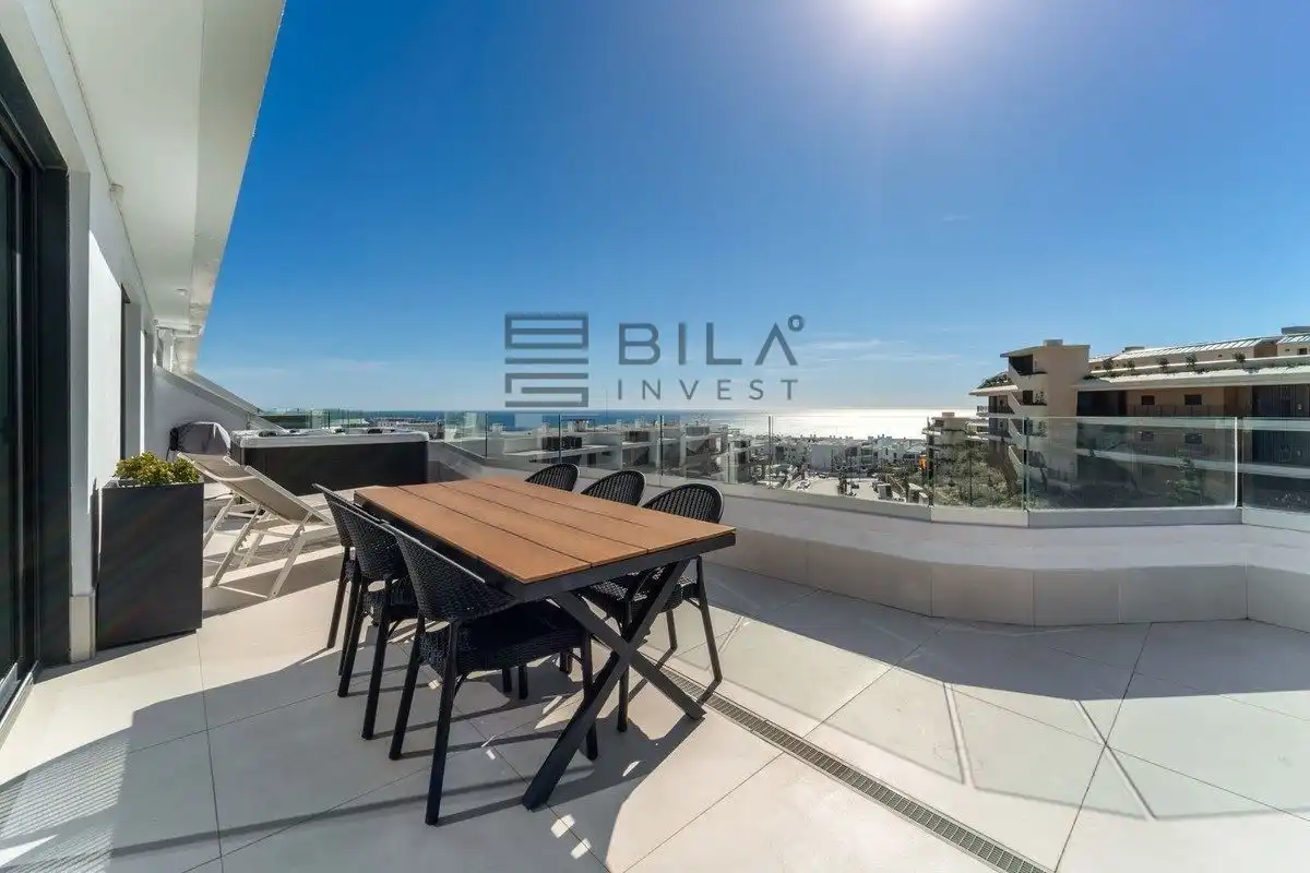 Penthouse with pool for sale in Fuengirola, imagen 3