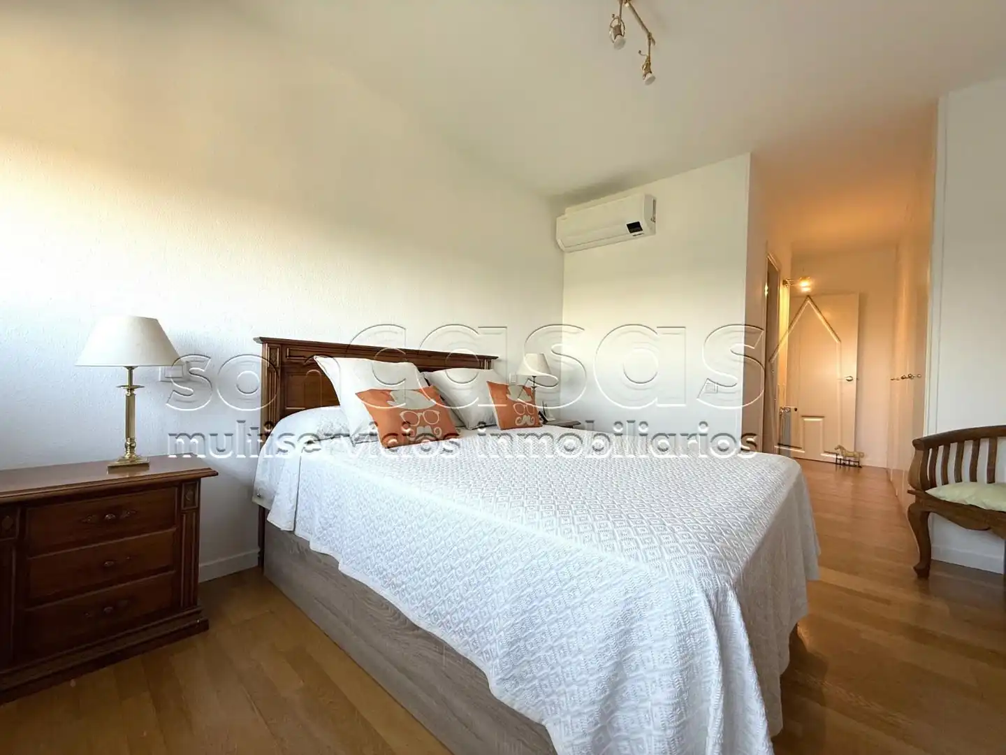Bedroom of Flat for rent in Madrid  with Air Conditioner, Heating and Terrace