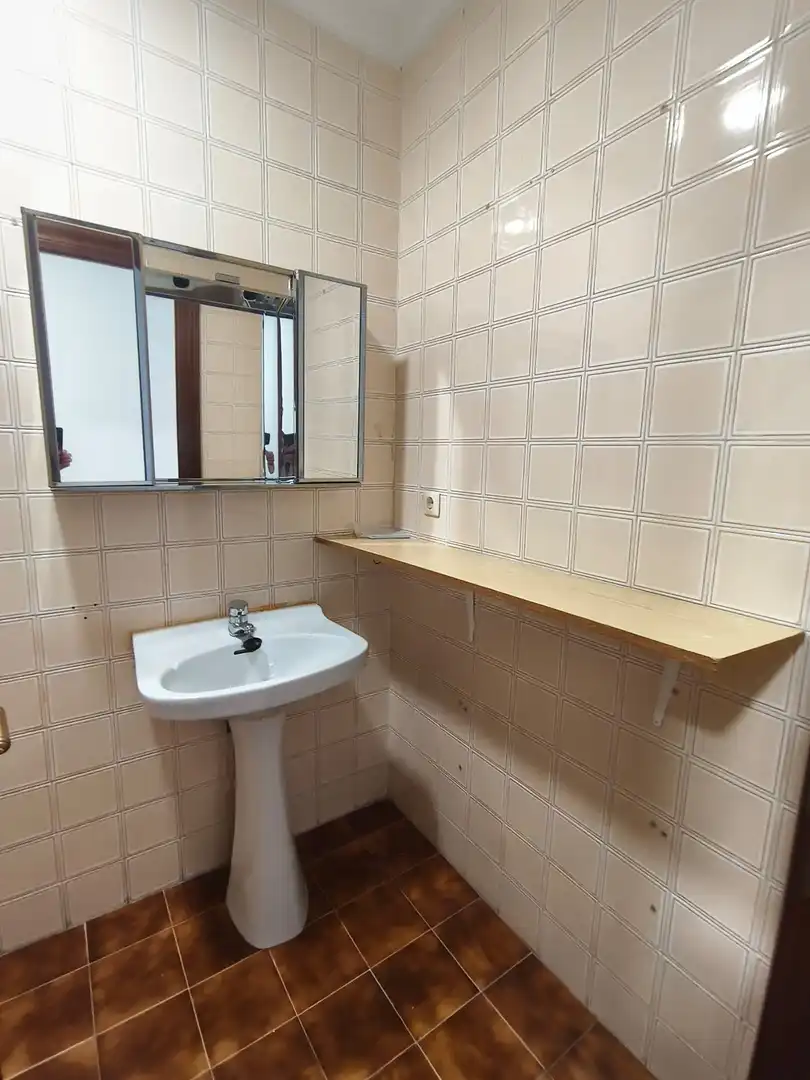 Baño de Piso de alquiler en Medio Cudeyo con Calefacción y Trastero