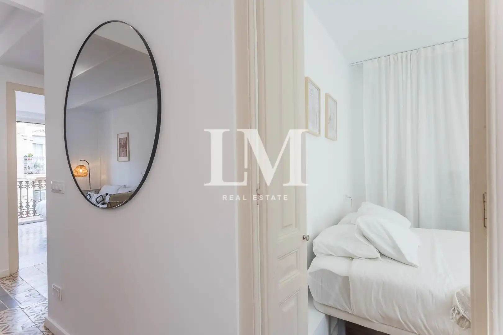 Dormitori de Apartament de lloguer en Barcelona amb Aire condicionat, Calefacció i Moblat