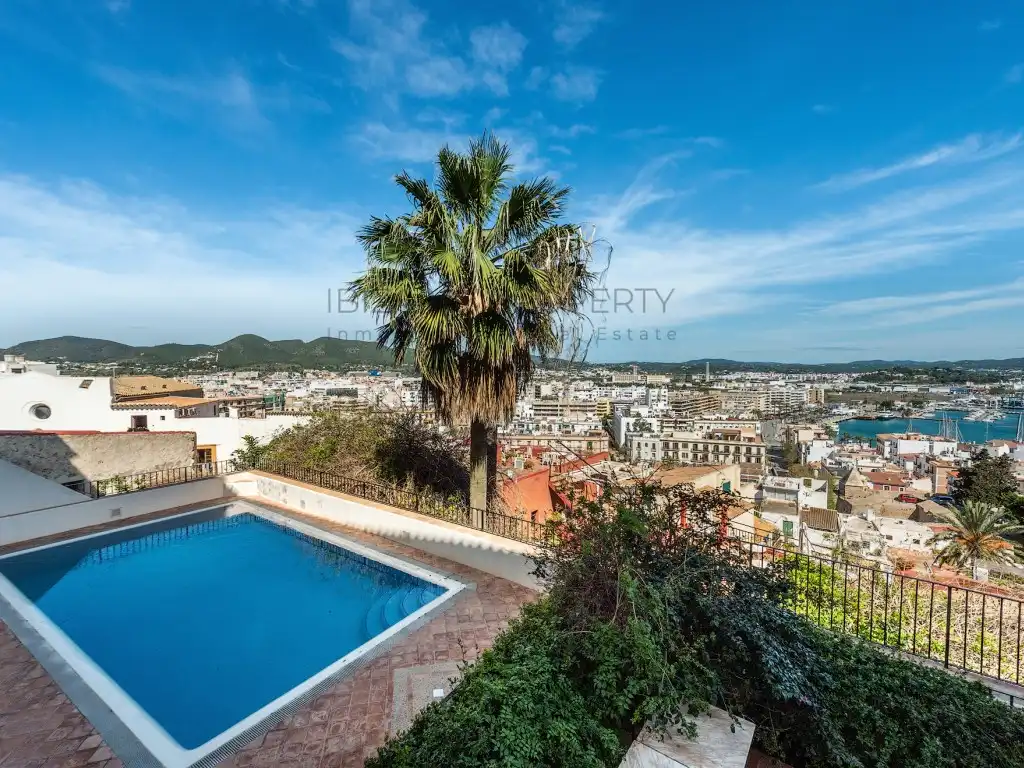 Vista exterior de Ático en venta en Eivissa con Aire acondicionado, Terraza y Amueblado