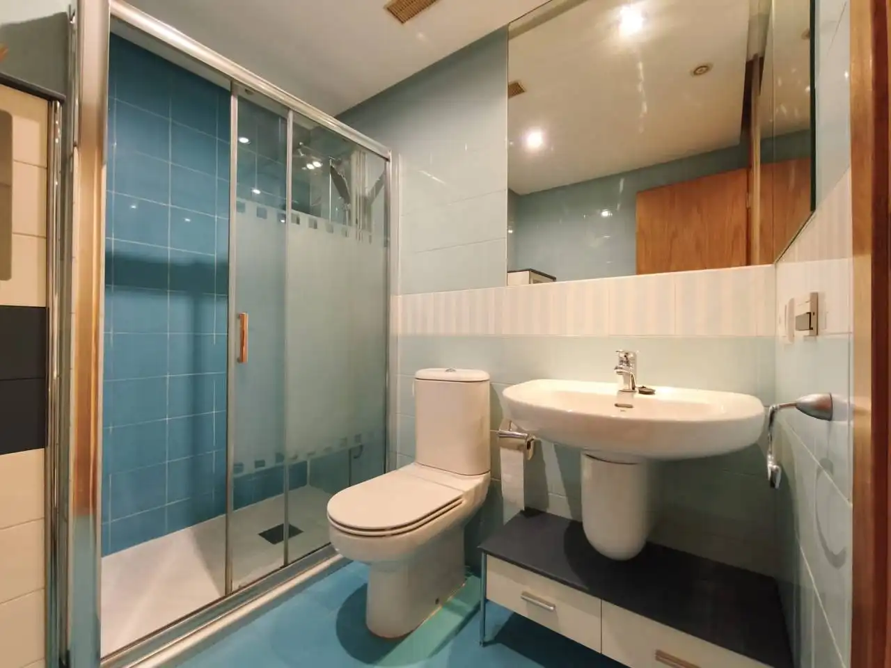 Bathroom of Flat for sale in Burgos  with Heating and Storage room