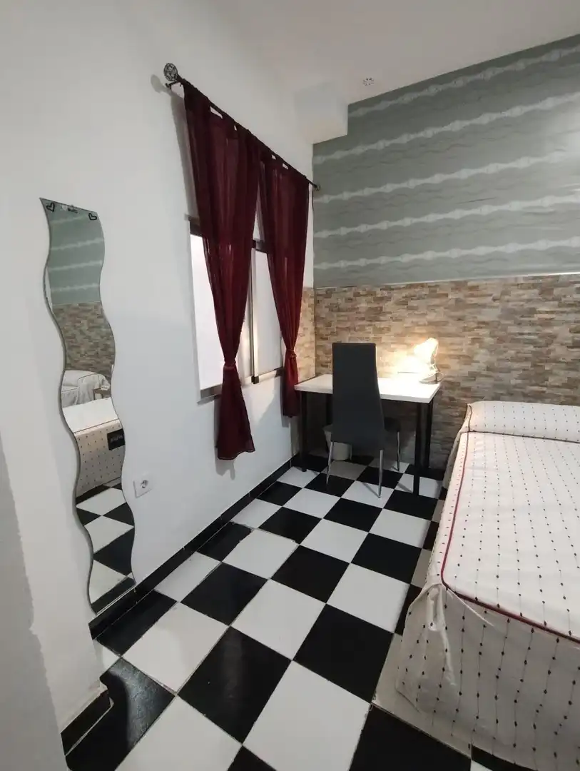 Habitación de Piso en venta en Cádiz con Amueblado