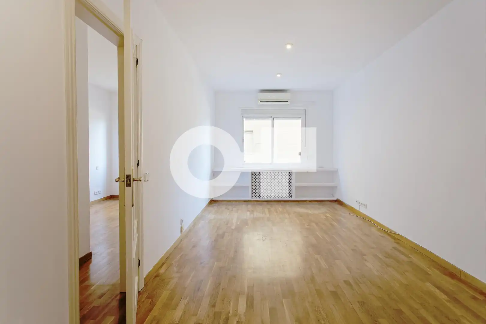 Schlafzimmer von Wohnungen zum Verkauf in Barcelona mit Heizung, Parkett und Alarm