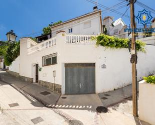 Vista exterior de Casa o xalet en venda en  Granada Capital amb Aire condicionat, Terrassa i Piscina