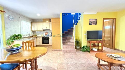 Foto 4 de Casa adosada en venta en Calle Genoves, Corinto - Almarda, Sagunto / Sagunt