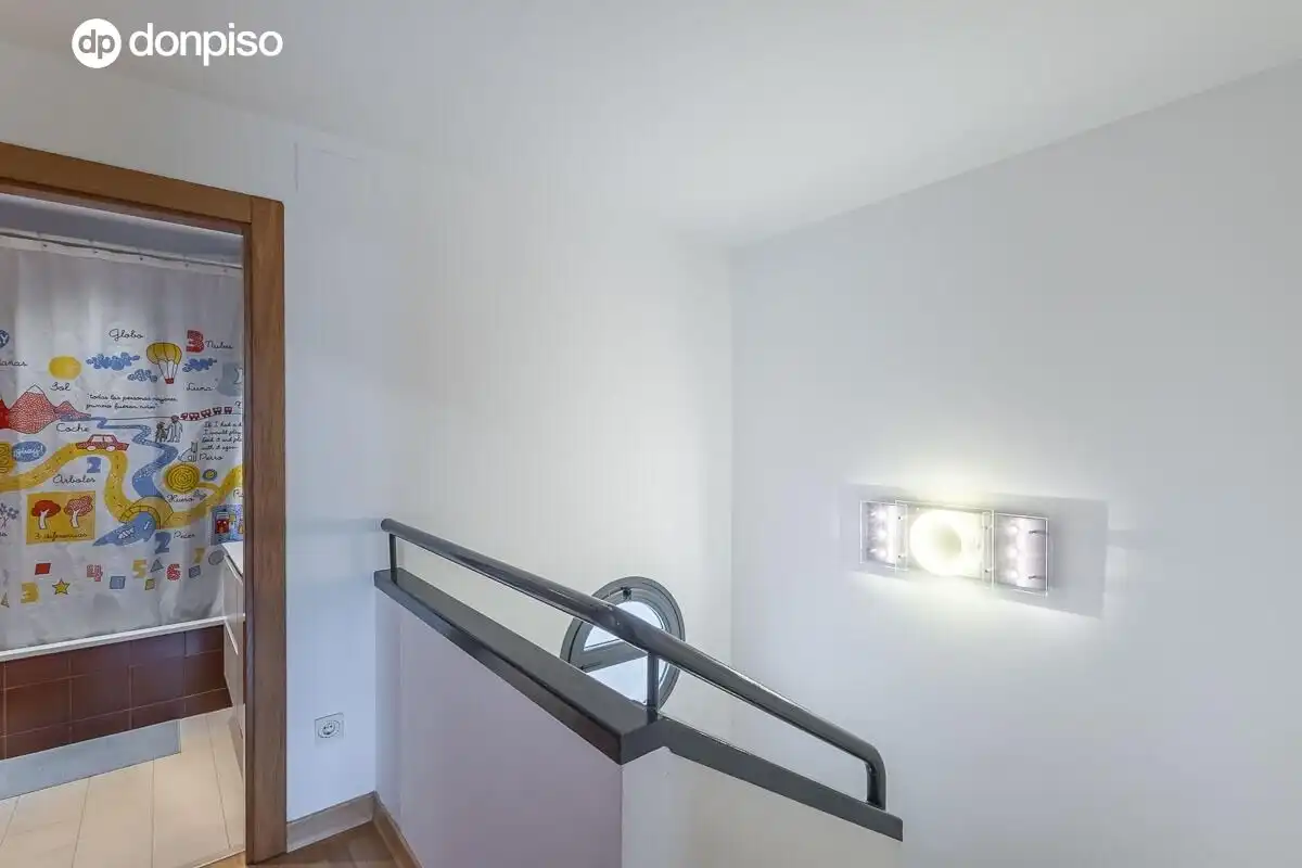 Casa adosada en venta en Armilla con Calefacción, Terraza y Amueblado