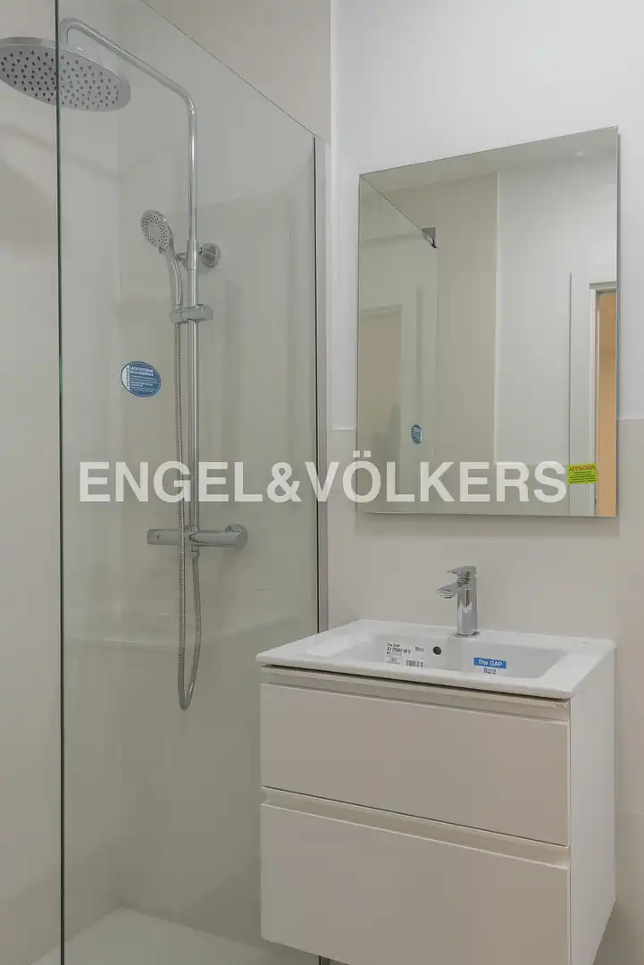 Baño de Apartamento de alquiler en Madrid con Aire acondicionado y Calefacción