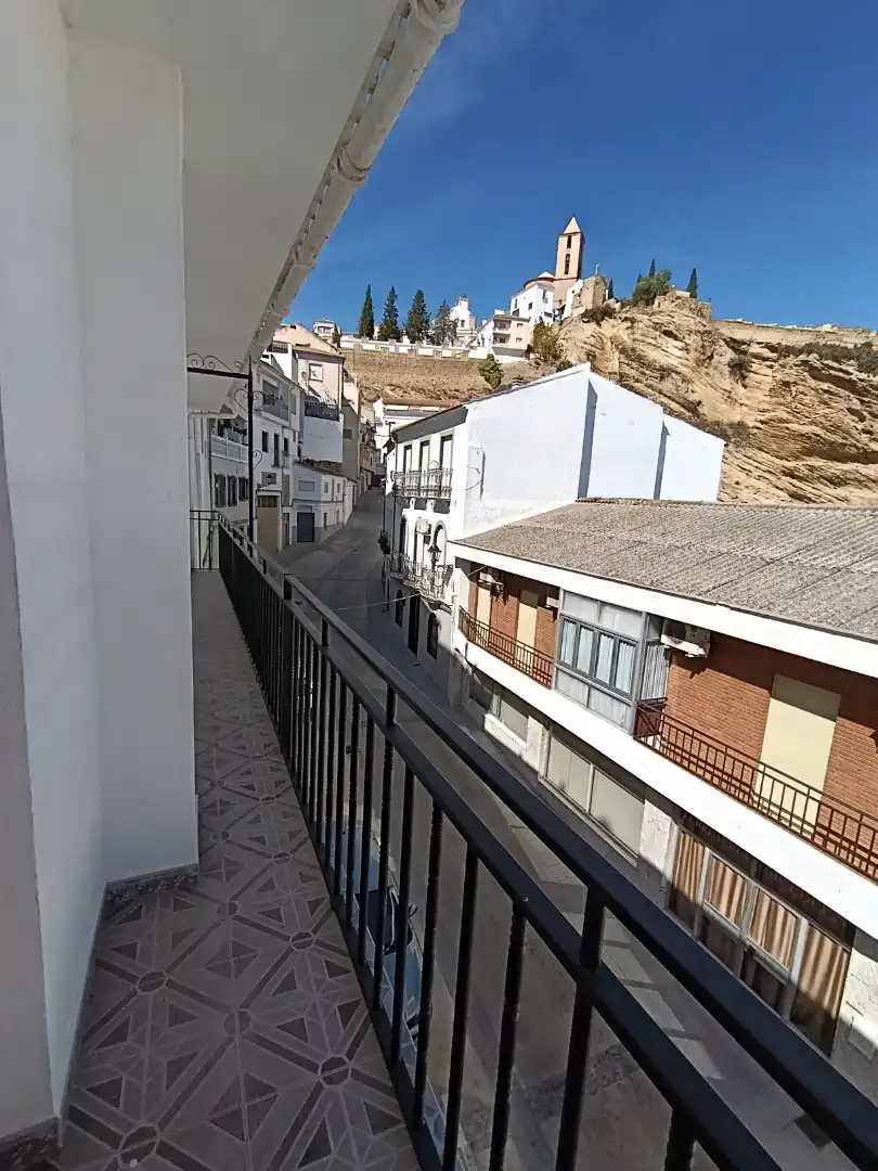 Vista exterior de Edifici en venda en Iznájar