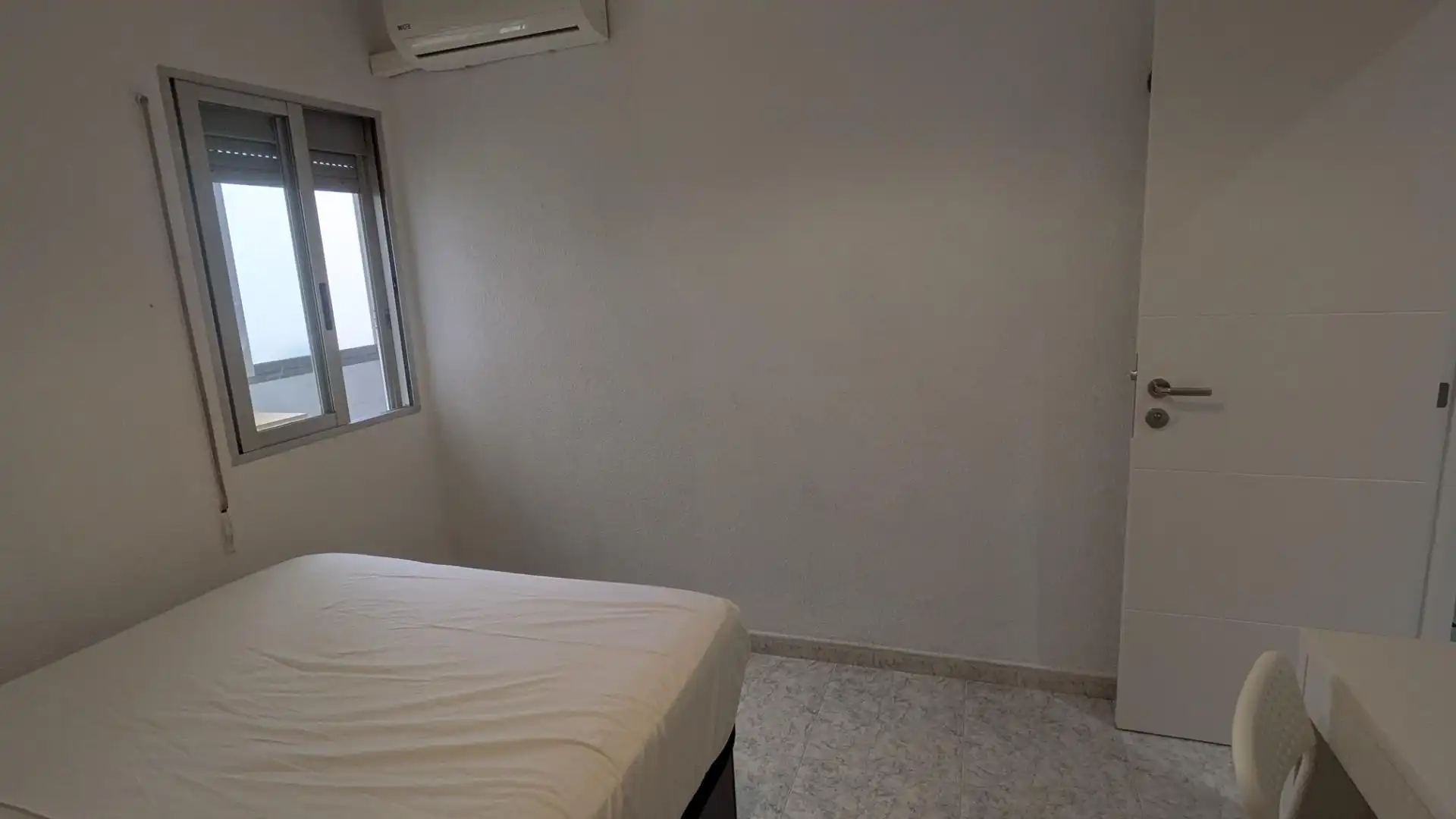 Bedroom of Flat for rent in Valencia  with Air Conditioner