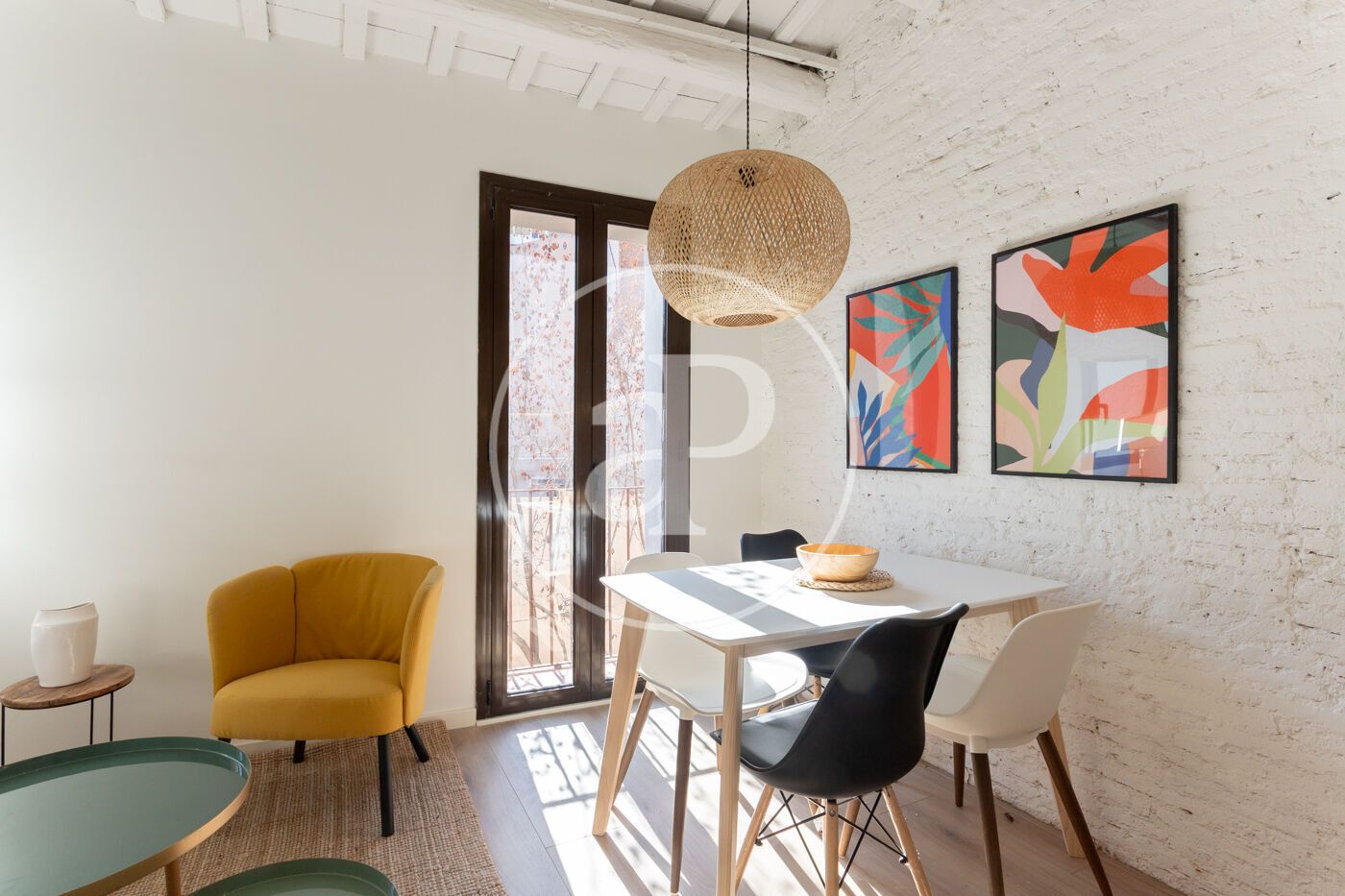 Comedor de Piso de alquiler en  Barcelona Capital con Aire acondicionado, Calefacción y Amueblado