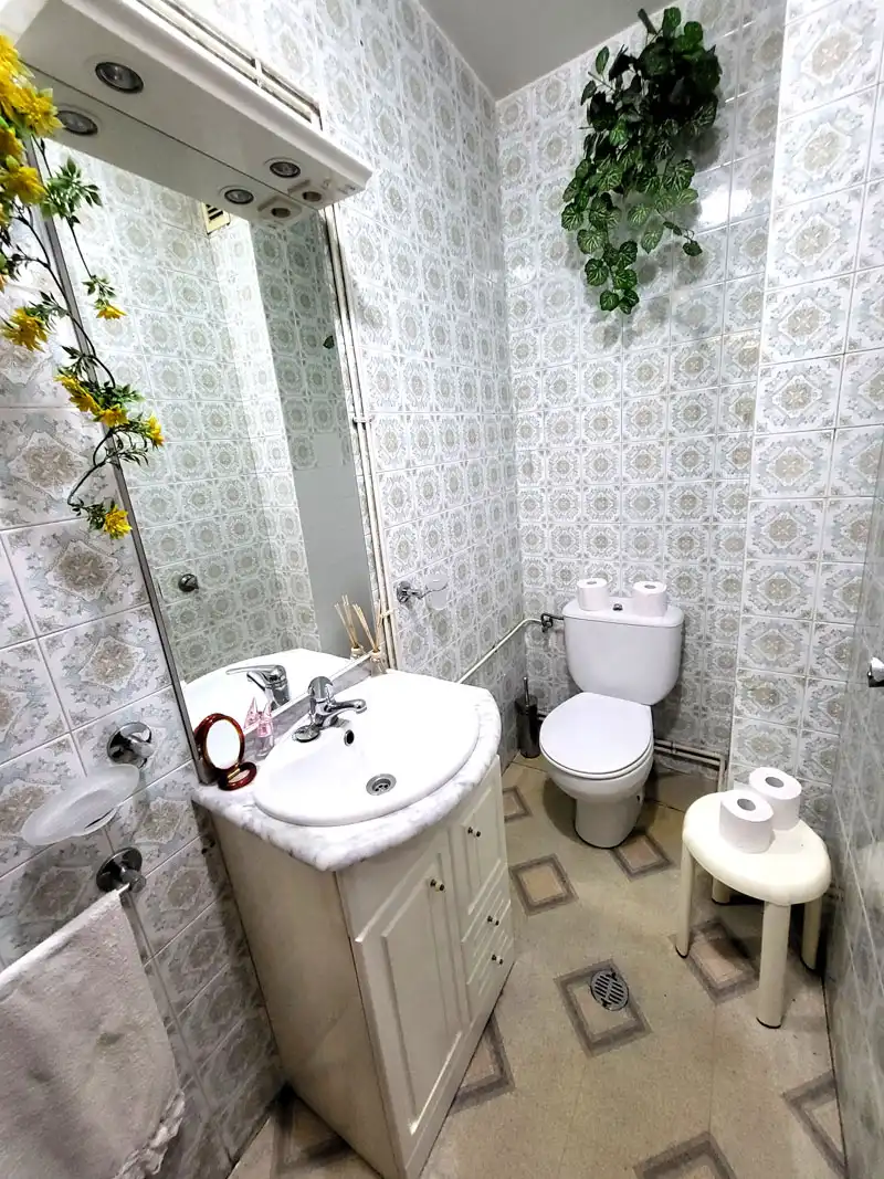 Bathroom of Flat for rent in Vigo   with Heating, Parquet flooring and Terrace