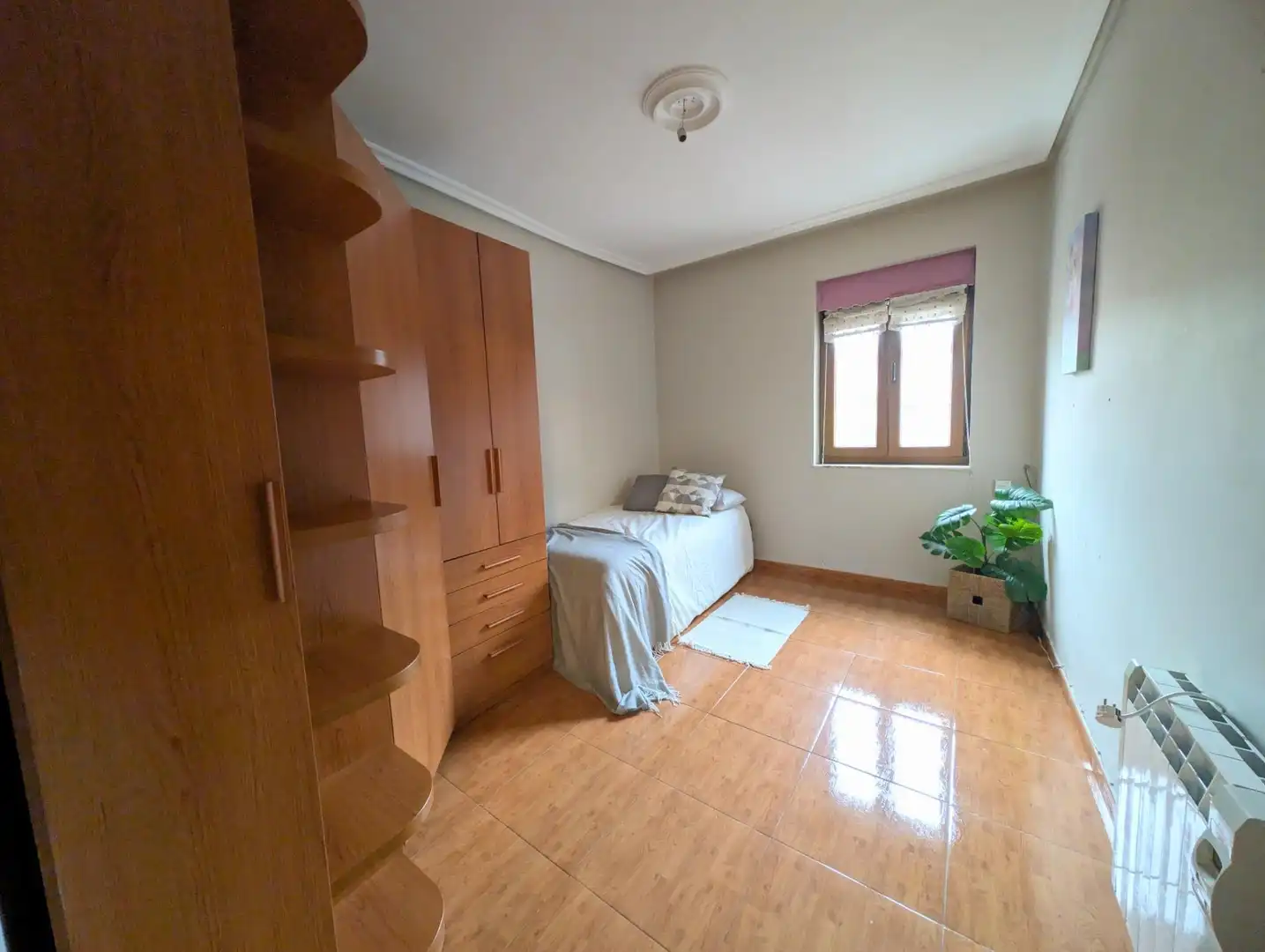 Habitación de Piso en venta en San Martín del Rey Aurelio con Calefacción, Trastero y Balcón