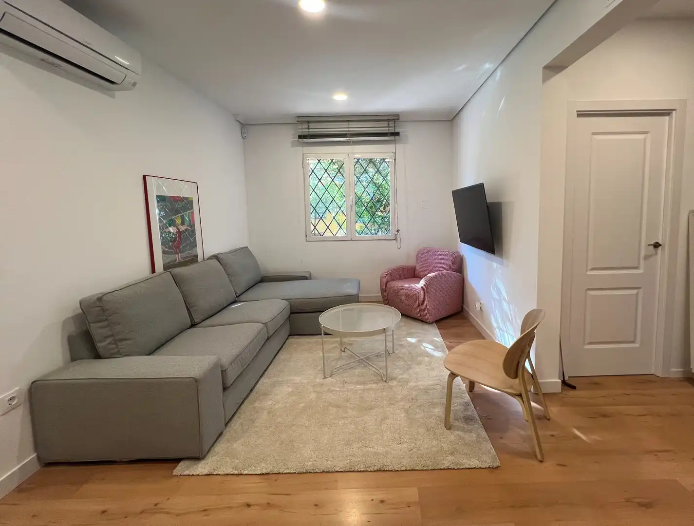 Sala d'estar de Casa o xalet per a compartir en Madrid amb Aire condicionat, Calefacció i Jardí privat