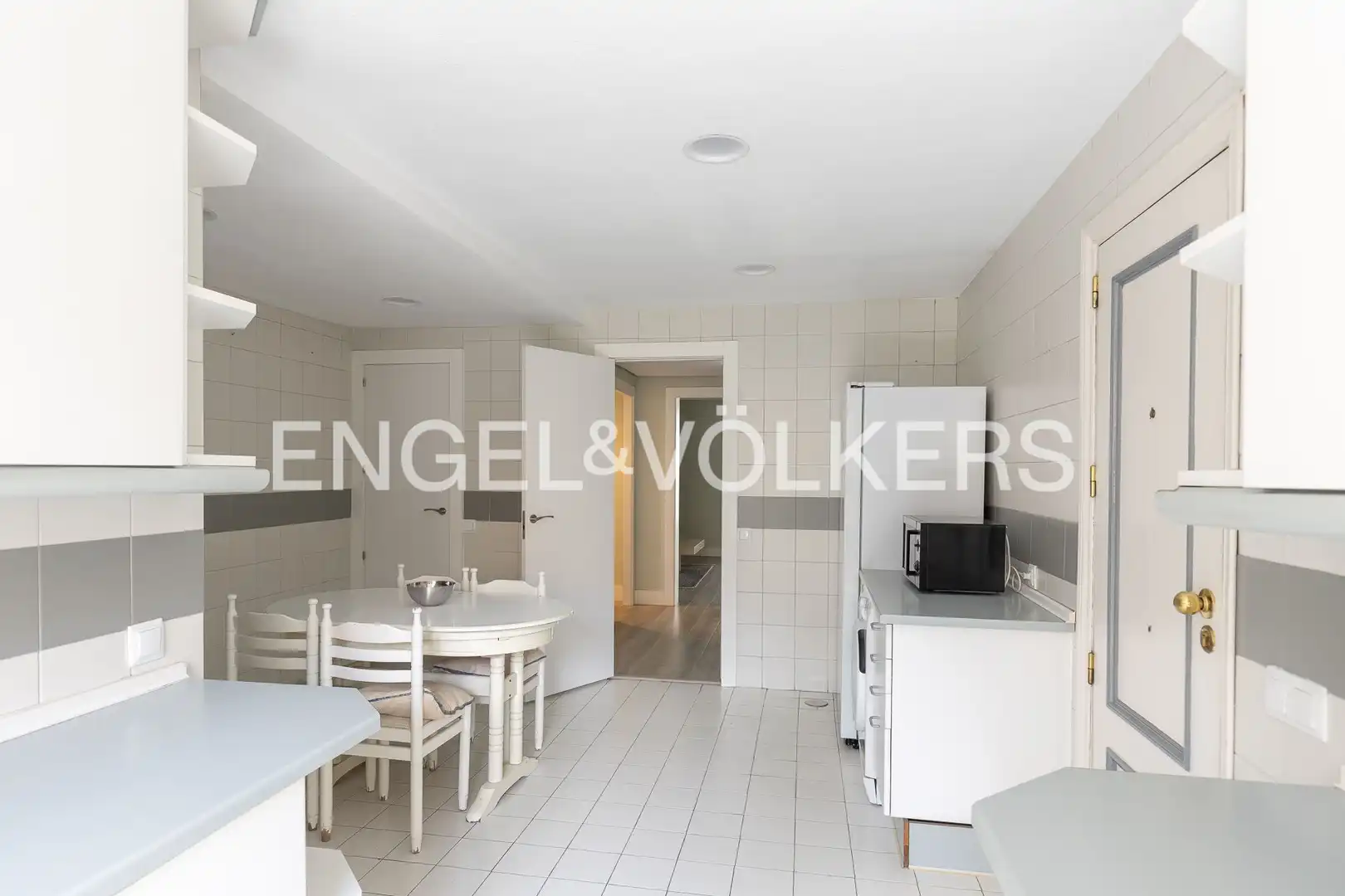 Cocina de Piso en venta en Madrid con Aire acondicionado, Calefacción y Jardín privado