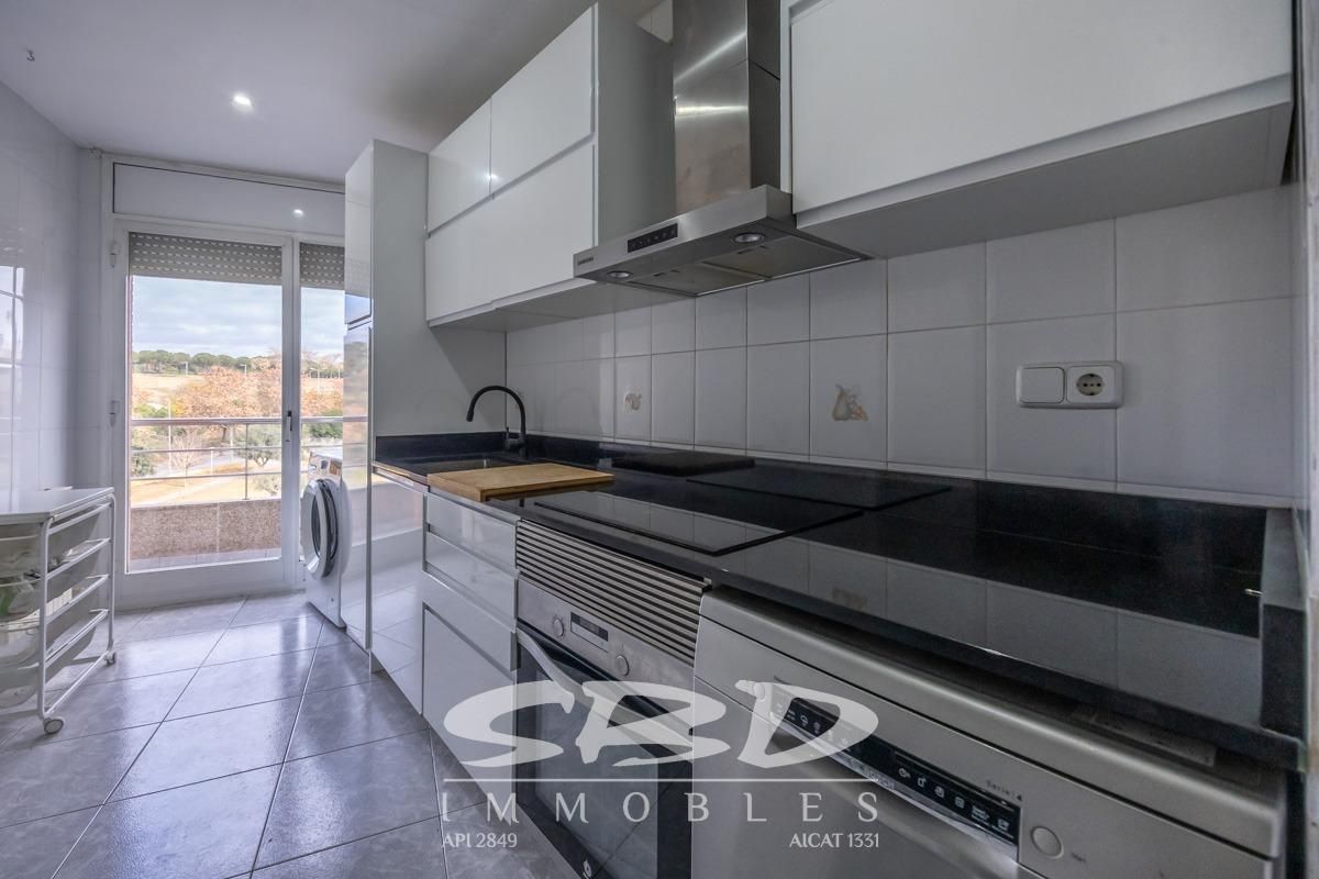 Cuina de Pis en venda en Sabadell amb Calefacció i Balcó