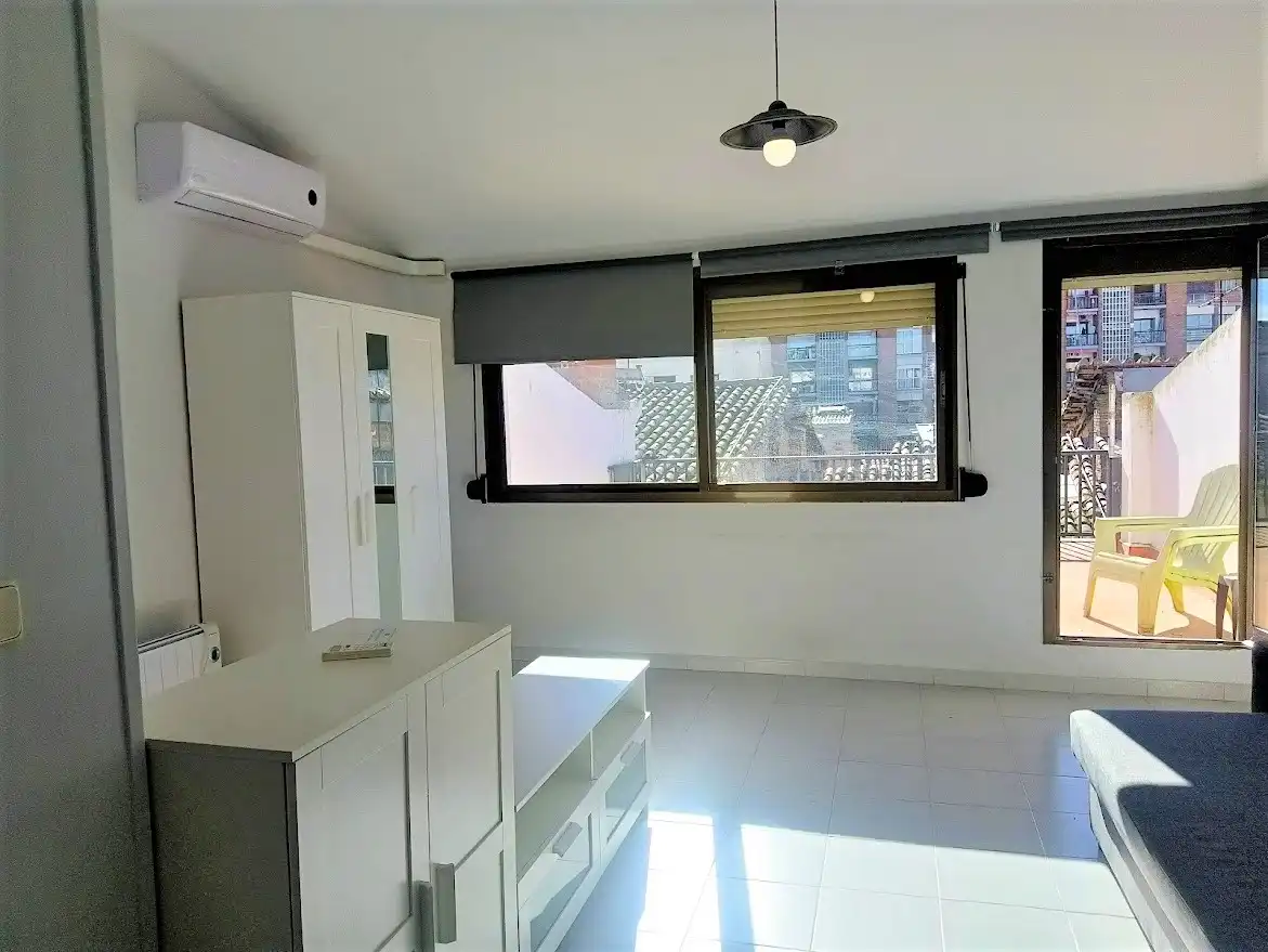 Schlafzimmer von Wohnung zur Miete in Lleida mit Klimaanlage, Heizung und Terrasse