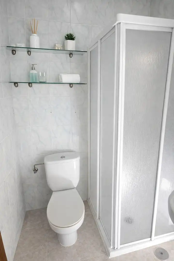 Bathroom of Flat for sale in Fuente de Cantos  with Air Conditioner, Furnished and Balcony