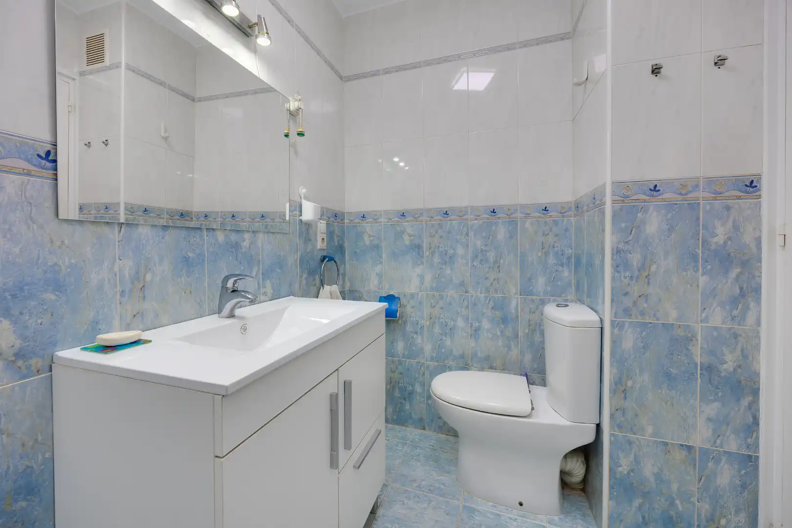 Bany de Pis en venda en Torrevieja amb Aire condicionat i Terrassa