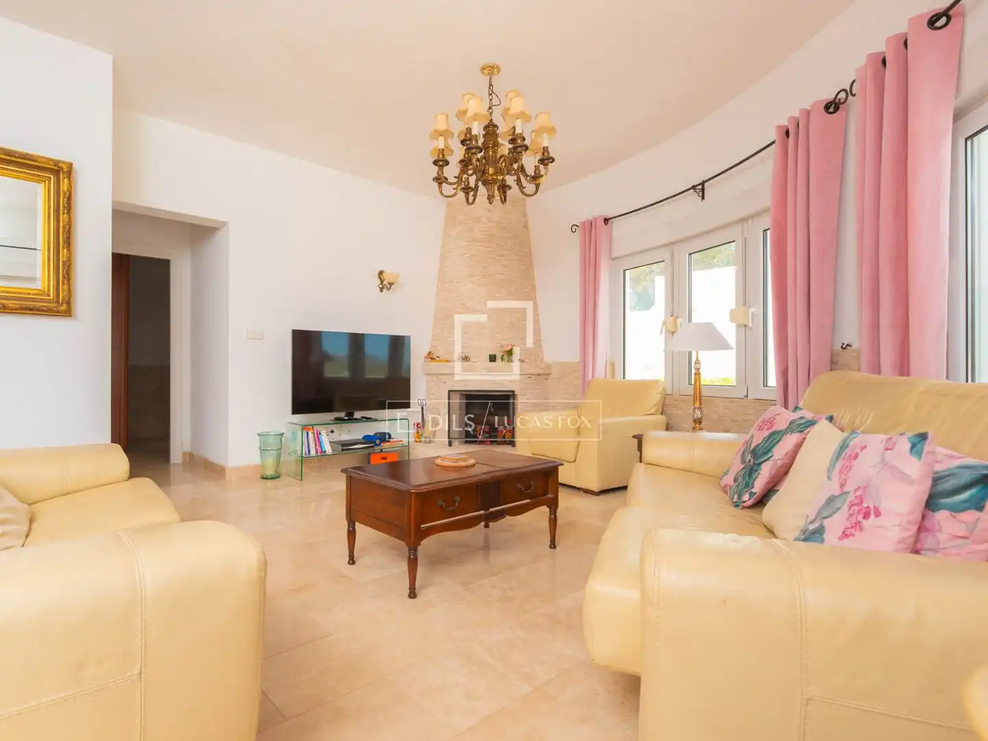 Wohnzimmer von Country house zum Verkauf in Sant Josep de sa Talaia mit Klimaanlage, Privatgarten und Terrasse