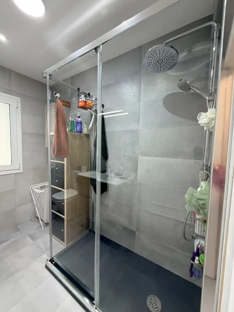 Badezimmer von Wohnung zum Verkauf in Valdemorillo mit Klimaanlage, Heizung und Privatgarten