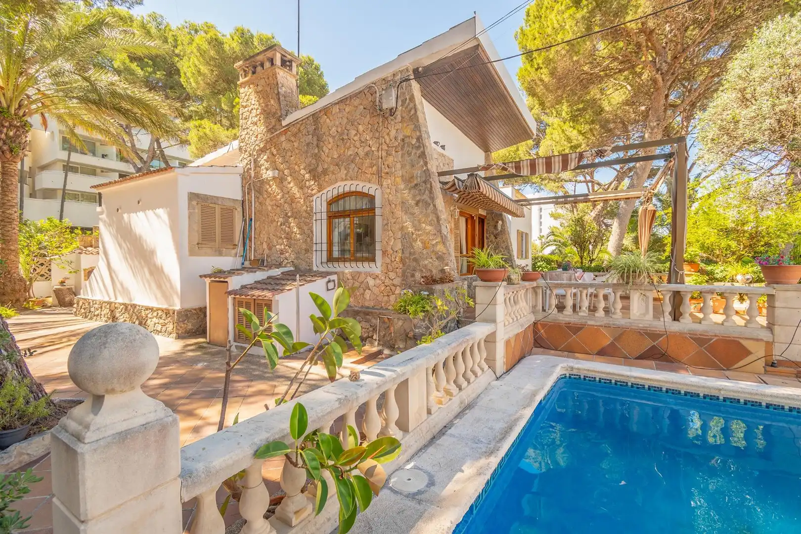 Vista exterior de Casa o xalet en venda en  Palma de Mallorca amb Aire condicionat, Jardí privat i Terrassa