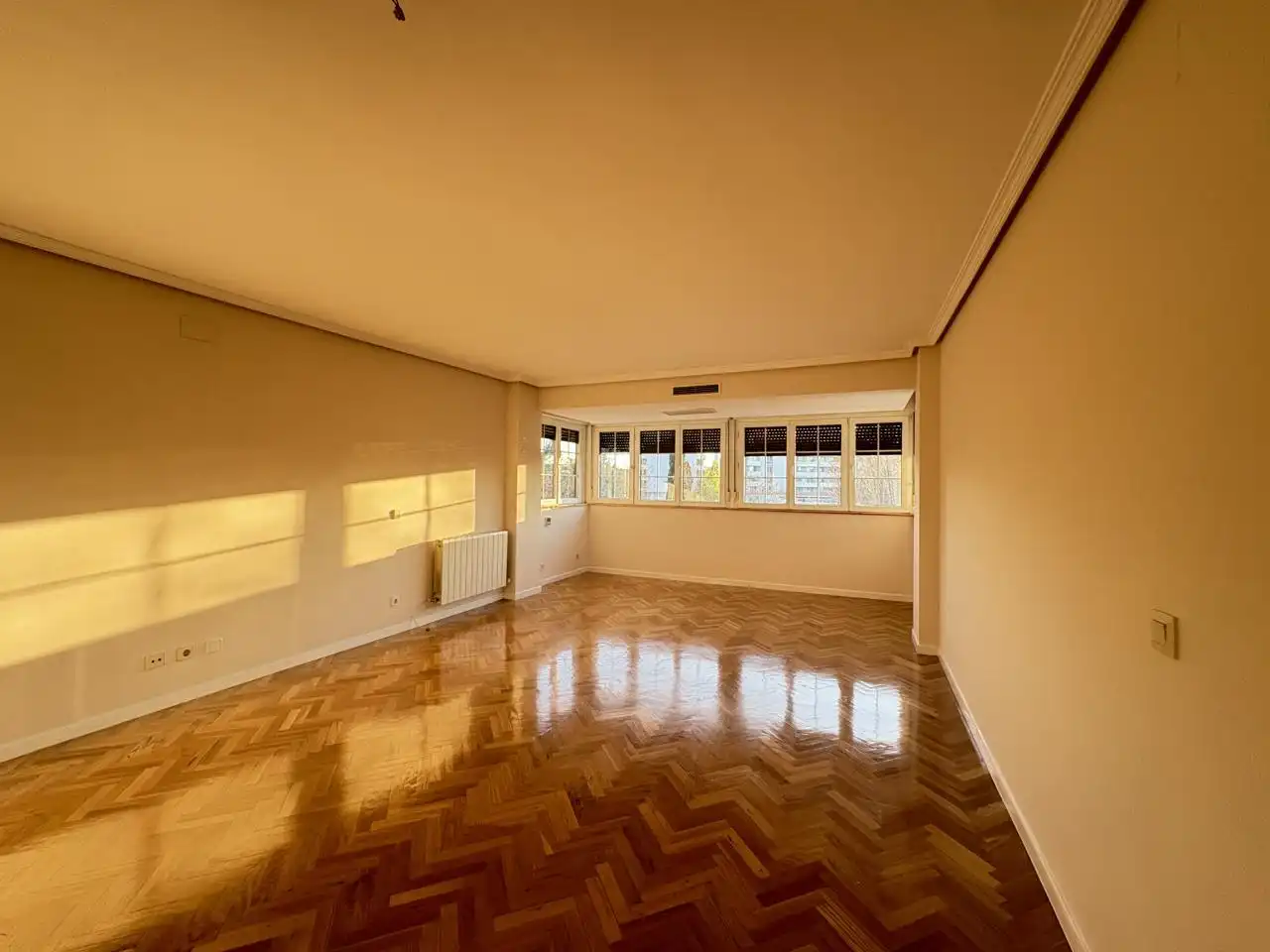 Menjador de Pis de lloguer en Pozuelo de Alarcón amb Aire condicionat, Calefacció i Parquet