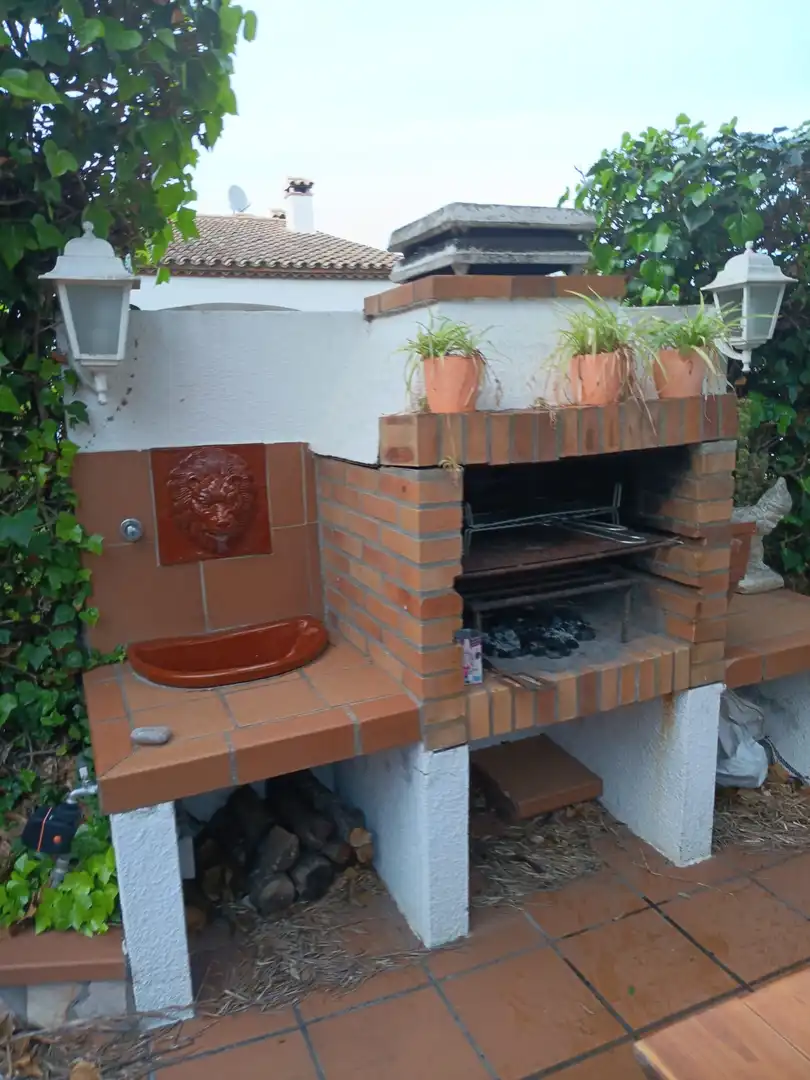 Casa o xalet de lloguer a Avinguda del Rosselló, Torre Valentina - Mas Vilar de La Mutxada - Treumal