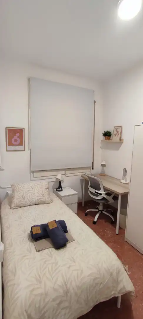 Bedroom of Flat for rent in Terrassa  with Air Conditioner, Heating and Furnished