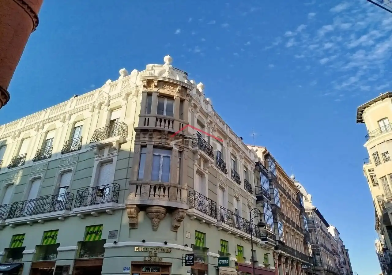 Dúplex amb terrassa en venda a Casco Antiguo, imagen 32