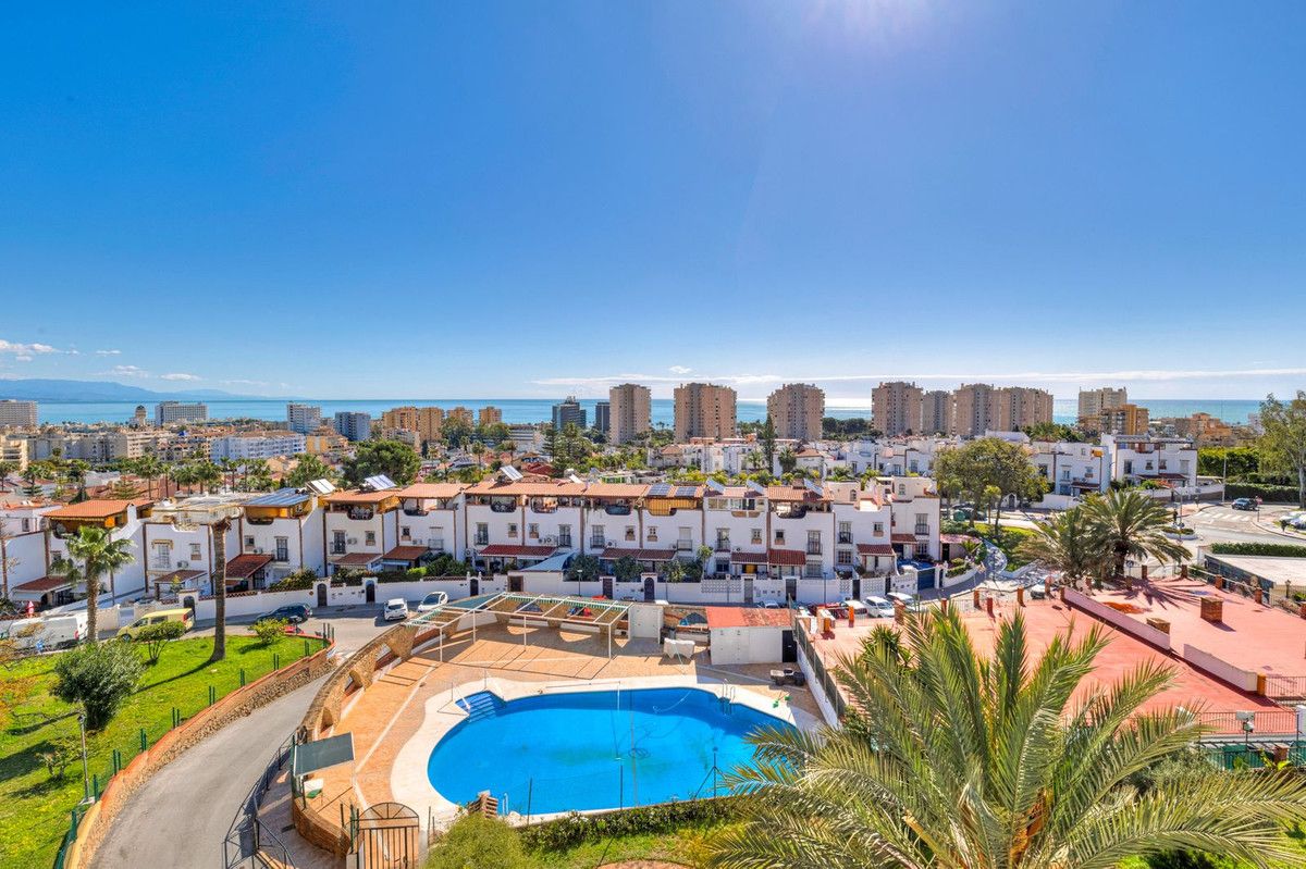 Vista exterior de Apartament en venda en Torremolinos amb Aire condicionat, Calefacció i Terrassa