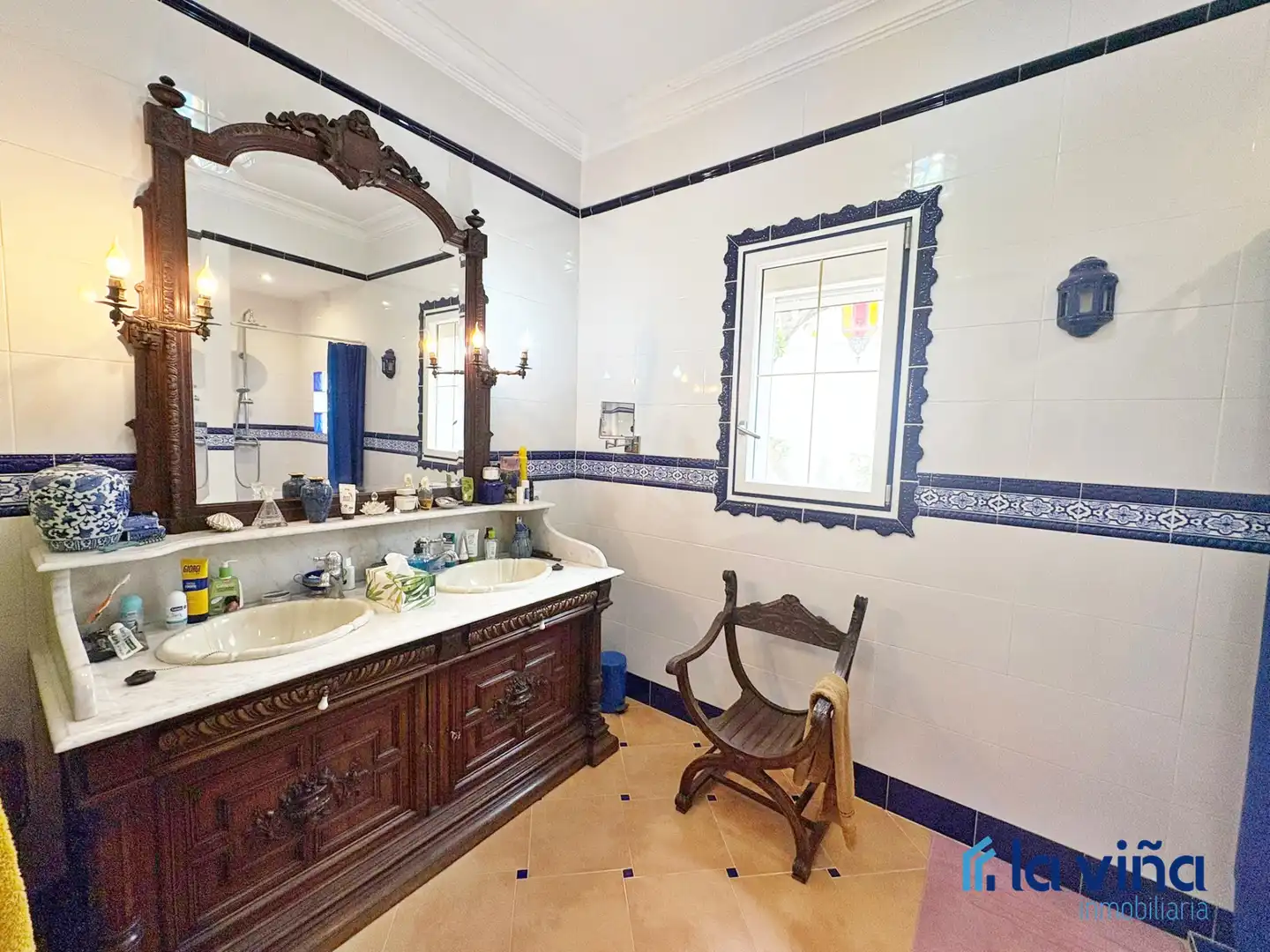 Baño de Casa o chalet en venta en Aguadulce (Sevilla) con Calefacción, Jardín privado y Terraza