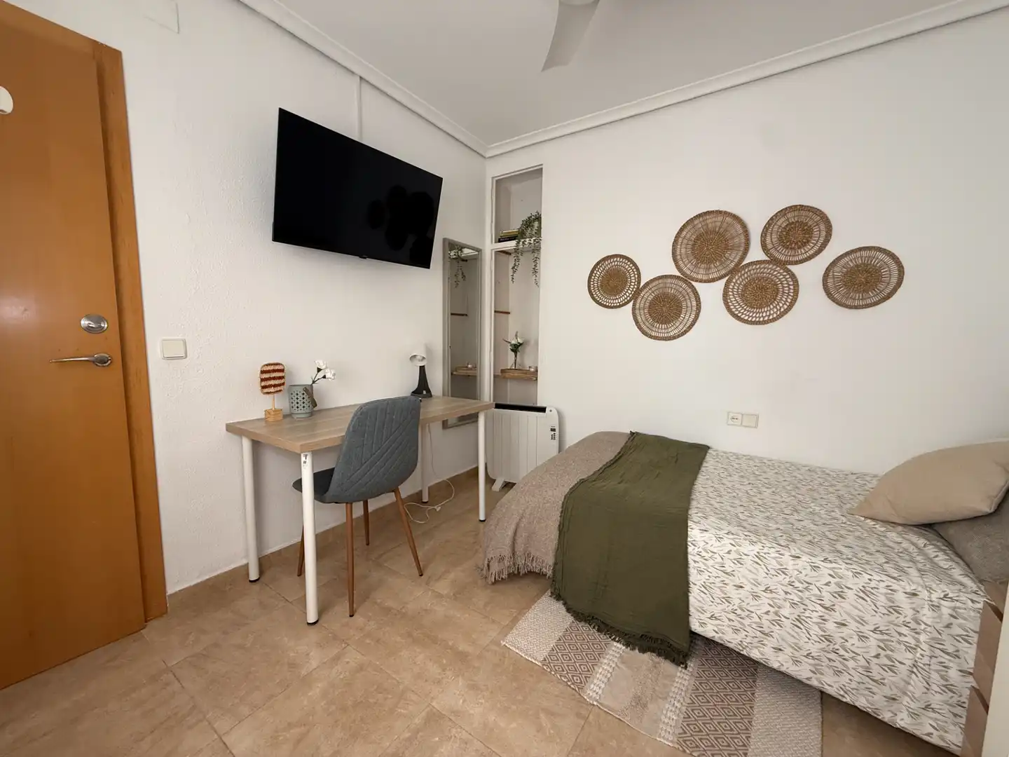 Habitación de Piso para compartir en Castellón de la Plana / Castelló de la Plana con Amueblado, Horno y Lavadora