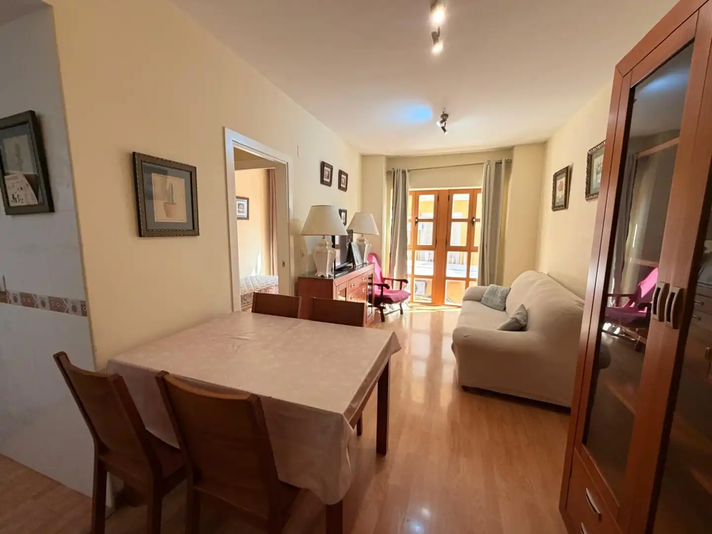 Living room of Flat for rent in Huelva  with Air Conditioner, Heating and Parquet flooring