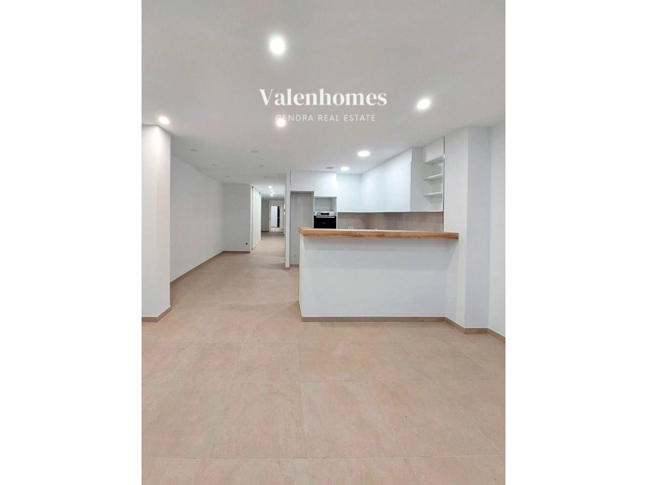 Vista exterior de Pis en venda en Vic amb Calefacció, Terrassa i Traster