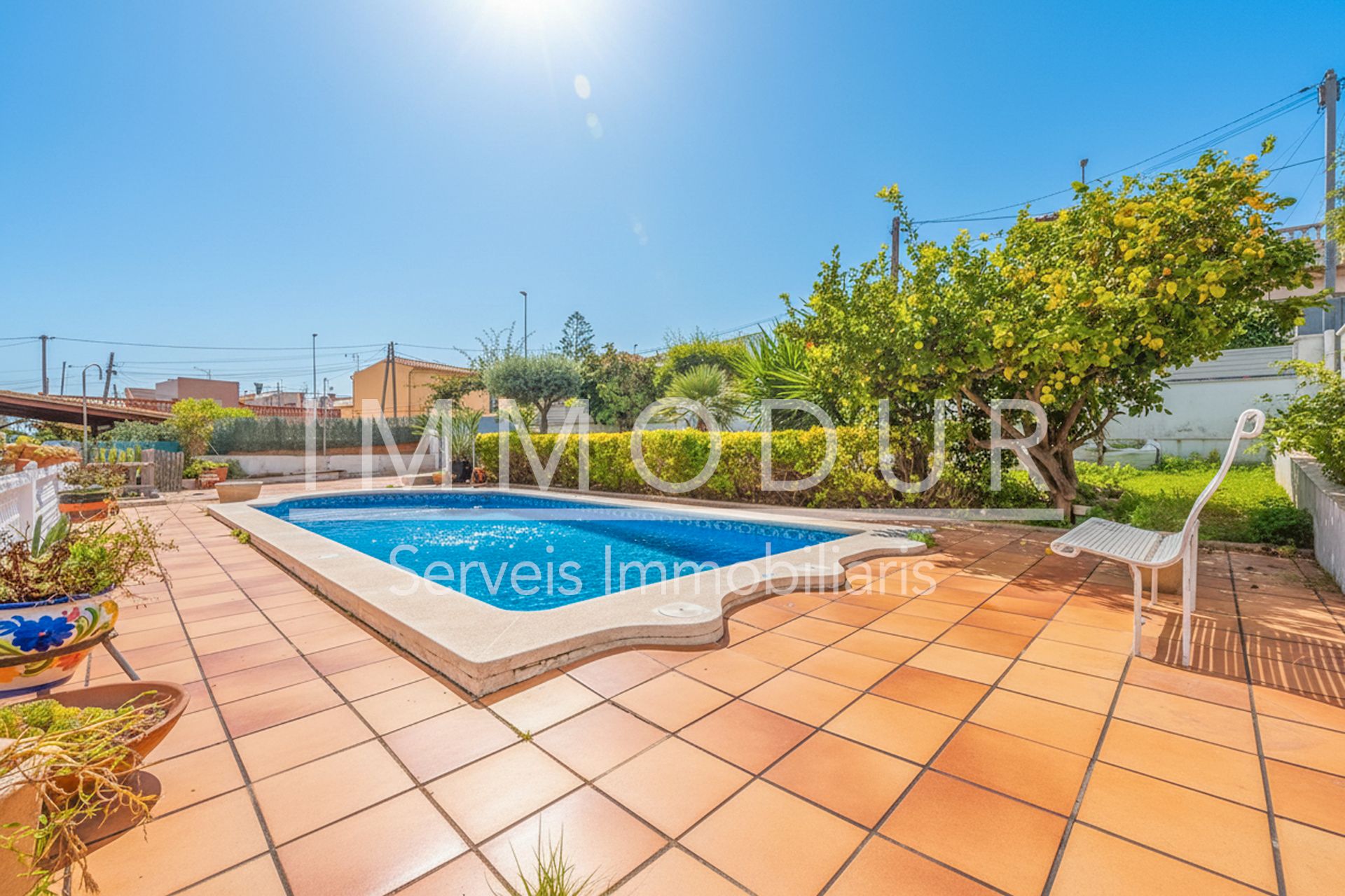 Piscina de Casa o xalet en venda en Vilanova i la Geltrú amb Aire condicionat, Calefacció i Jardí privat