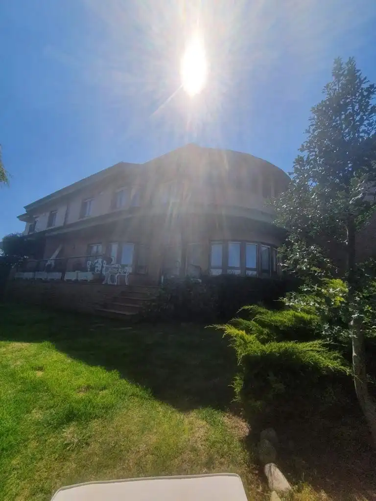 Vista exterior de Casa adosada en venta en Haro con Calefacción, Jardín privado y Terraza