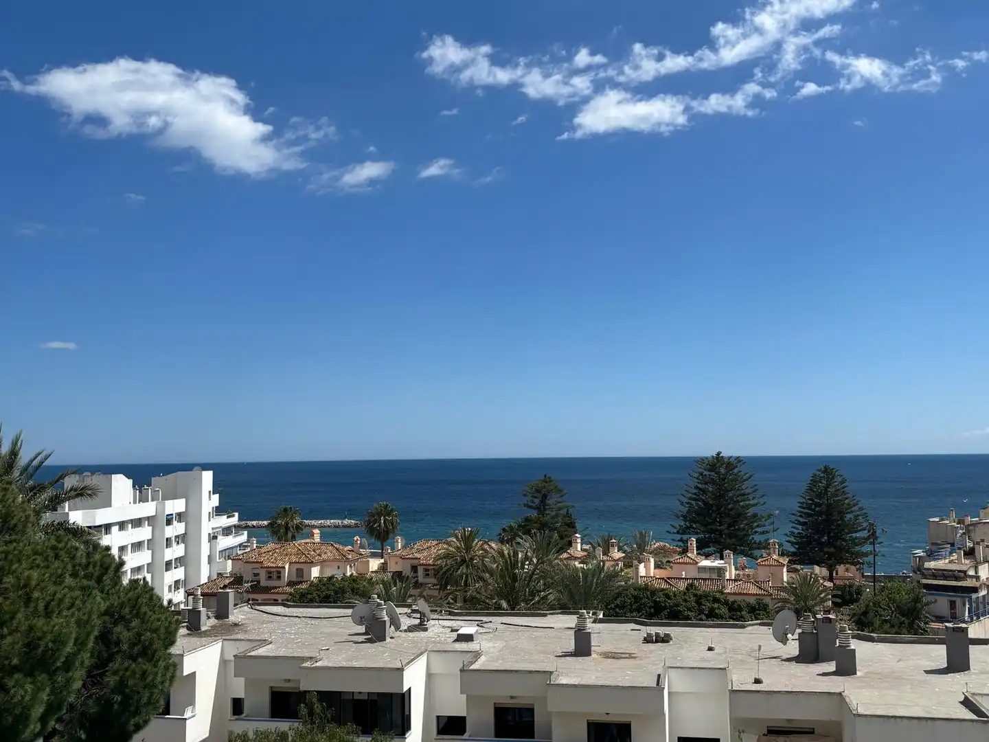 Exterior view of Apartments for sale in Estepona  with Terrace and Storage room
