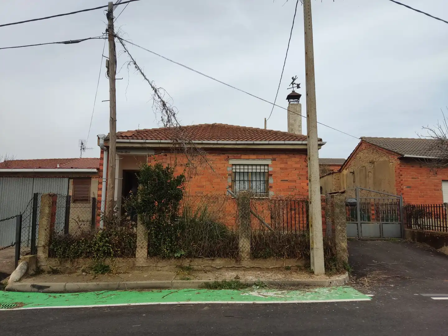Exterior view of Country homes for sale in Quintana del Castillo  with Private garden and Furnished