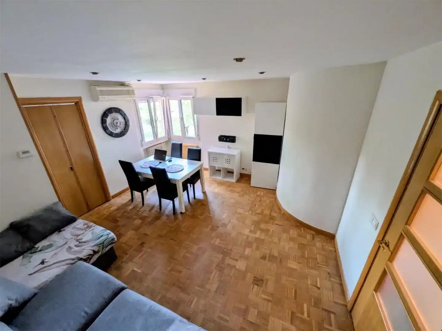 Sala d'estar de Pis en venda en Tres Cantos amb Aire condicionat, Jardí privat i Parquet