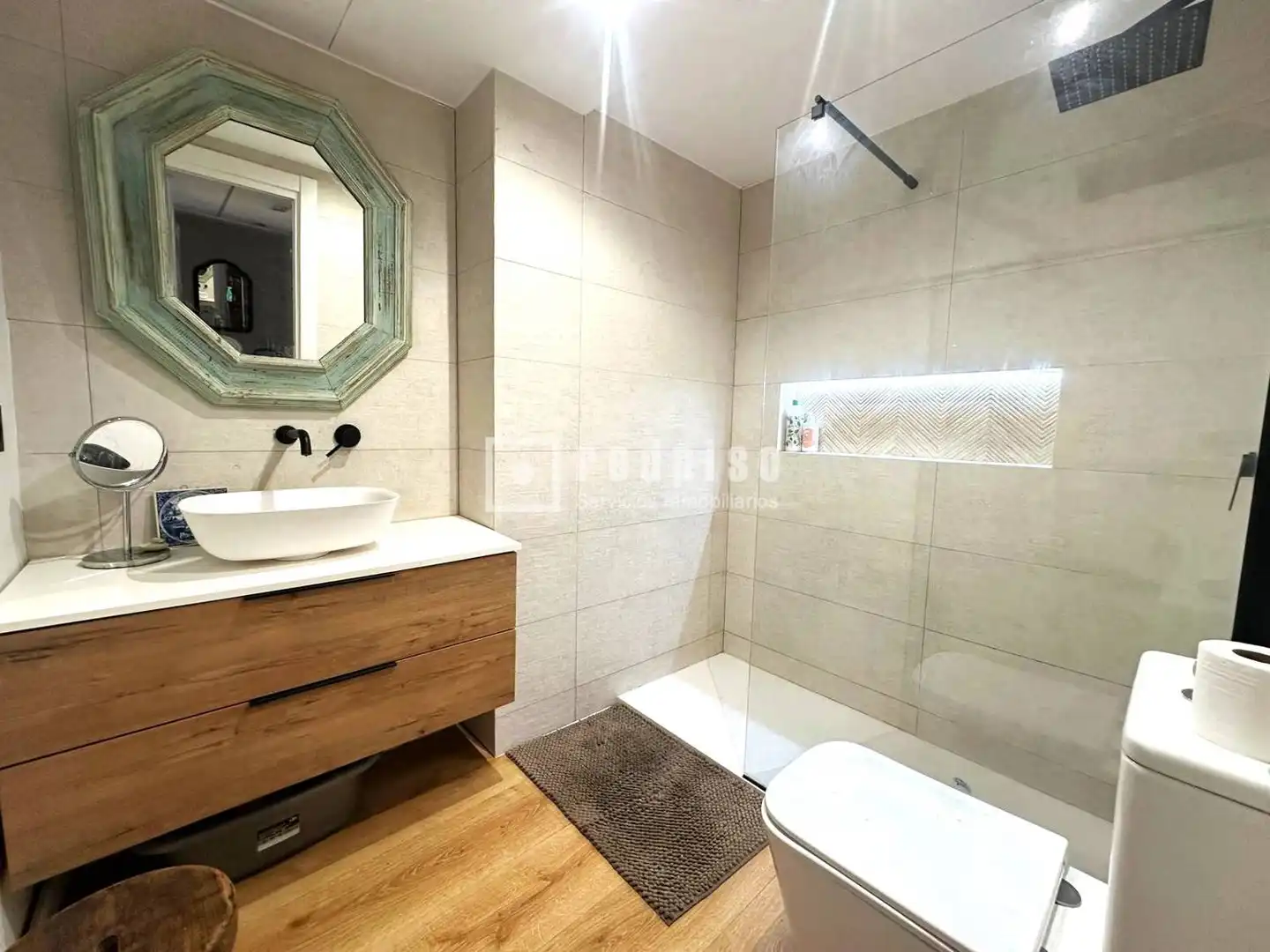 Bathroom of Flat for sale in Madrid  with Air Conditioner and Heating