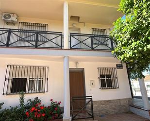 Vista exterior de Pis en venda en Guillena