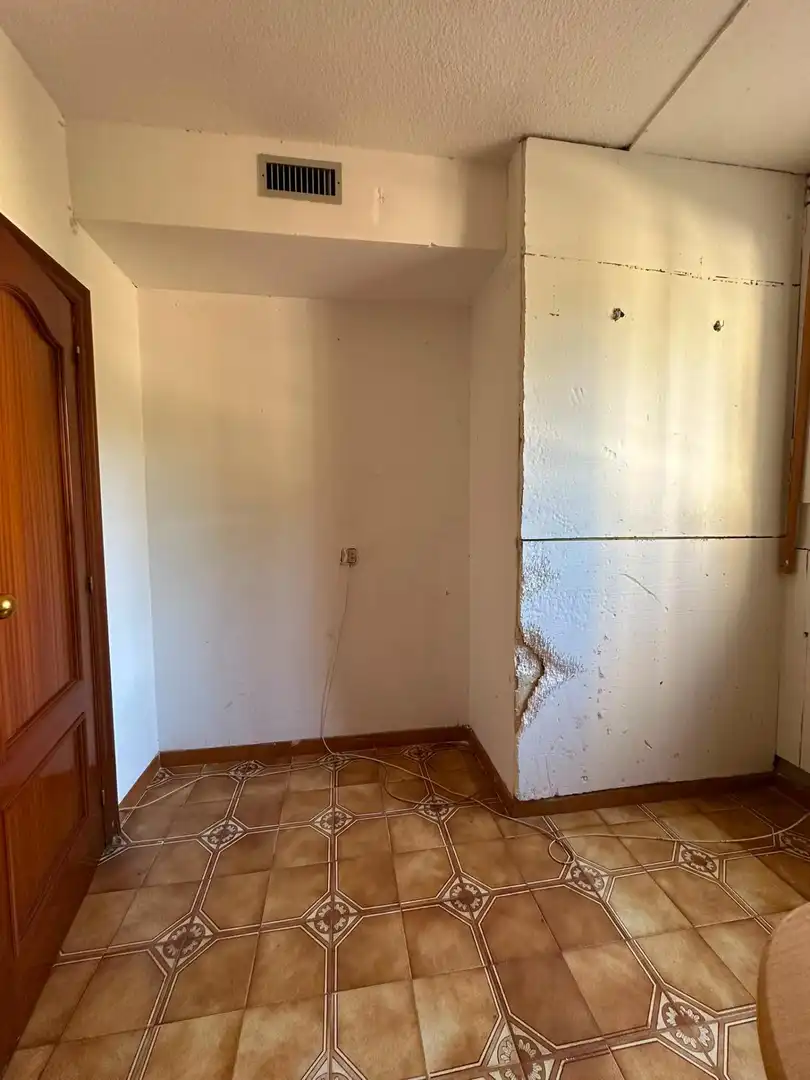 Piso en venta en Badia del Vallès con Calefacción y Balcón