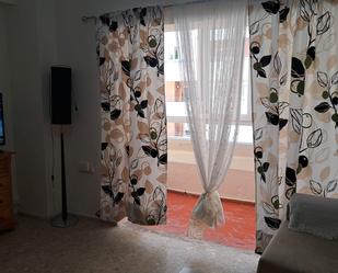 Living room of Flat to rent in  Cádiz Capital  with Terrace, Furnished and Oven