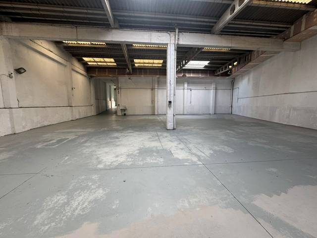 Nave industrial en Alquiler en Calle Arriba en Cueto