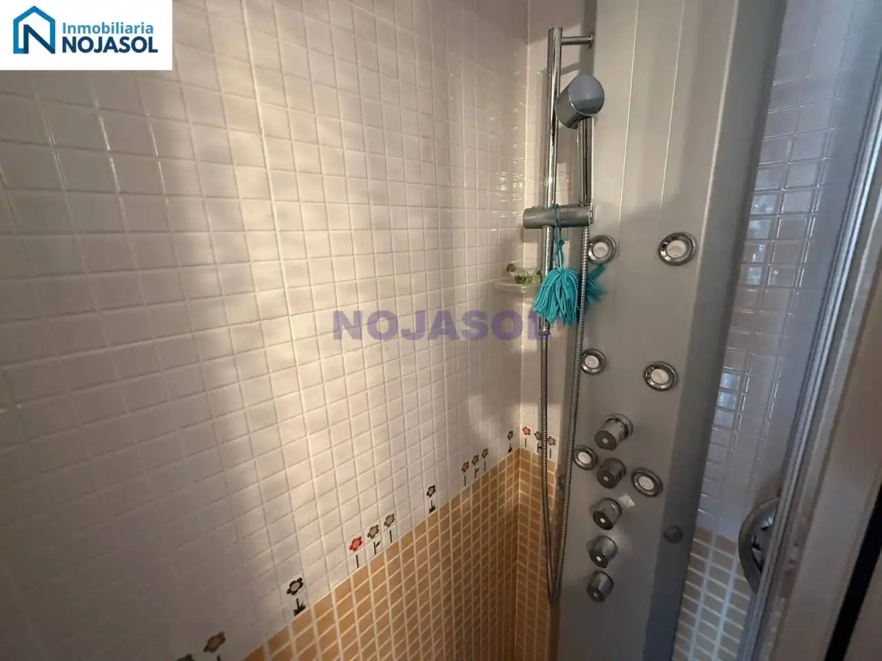 Baño de Apartamento de alquiler en Noja con Calefacción, Terraza y Amueblado