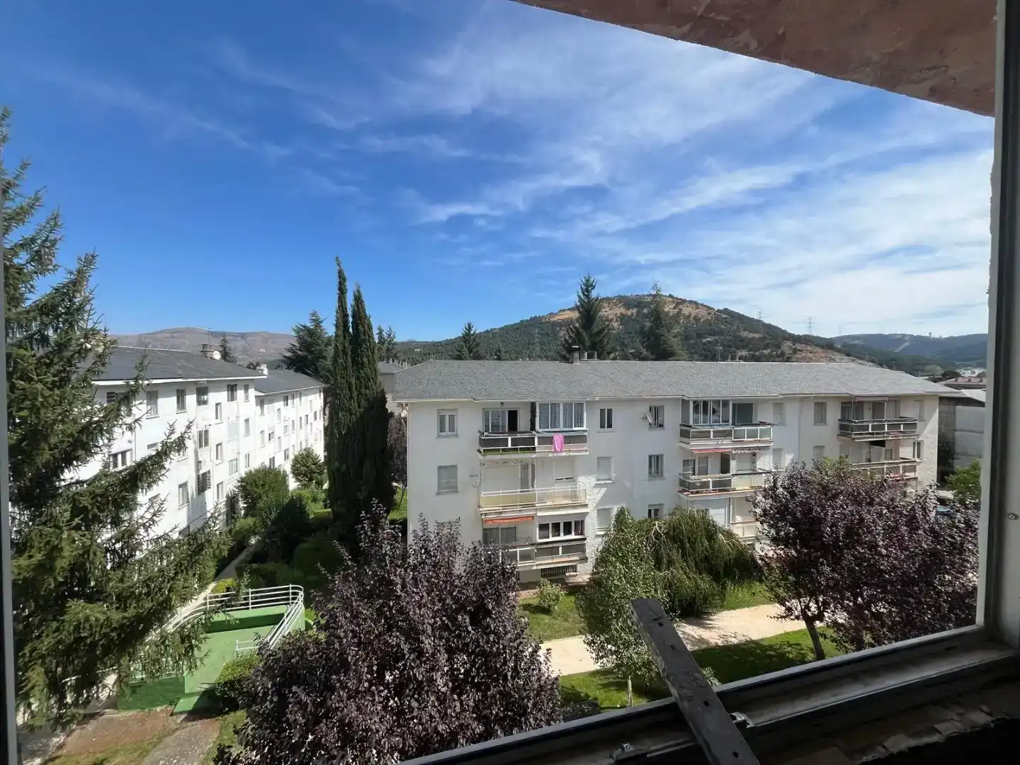 Vista exterior de Piso en venta en El Espinar con Aire acondicionado, Parquet y Piscina